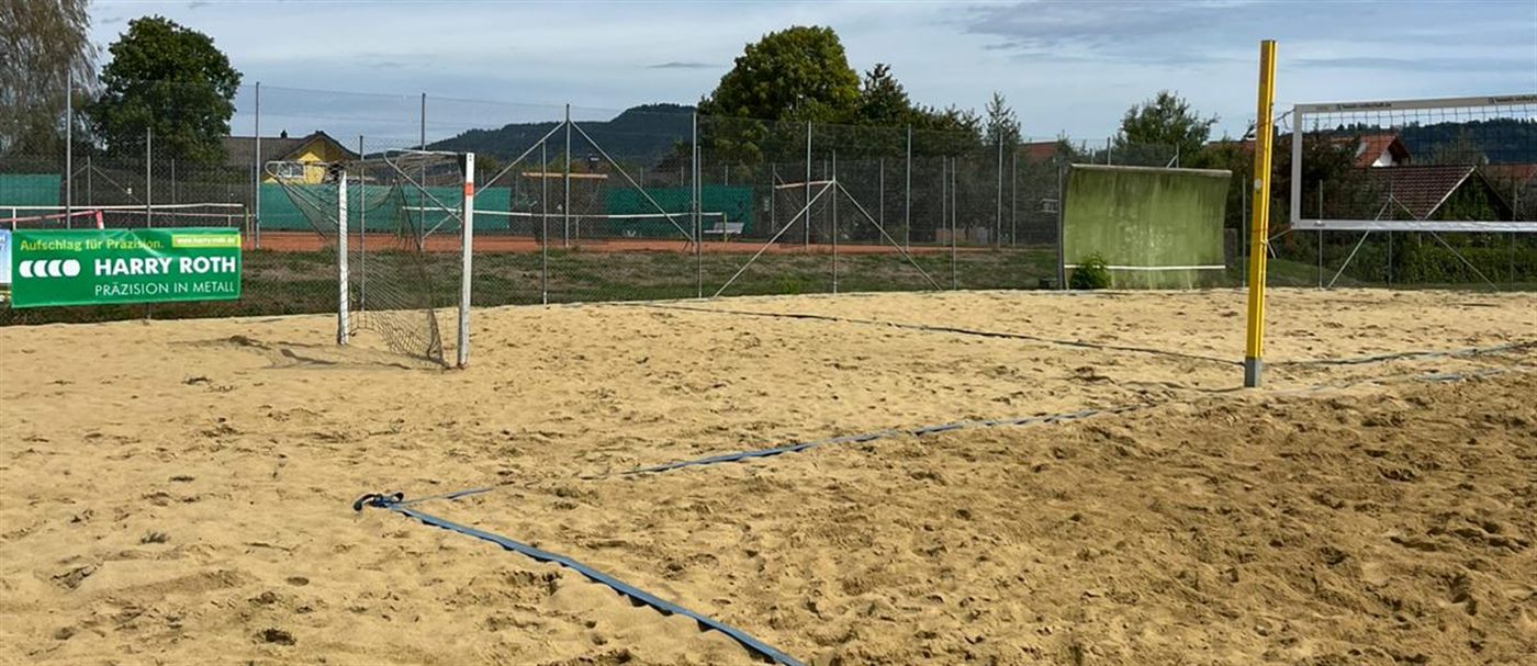 Beachvolleyball- und Beachhandballplatz